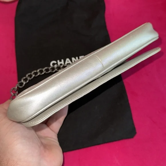 Chanel Floral Embossed Silver Shoulder Bag - Picture 6 of 13